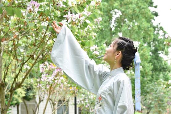 说明: C:\Users\Administrator\Desktop\花满相思\DSC_8135.jpg